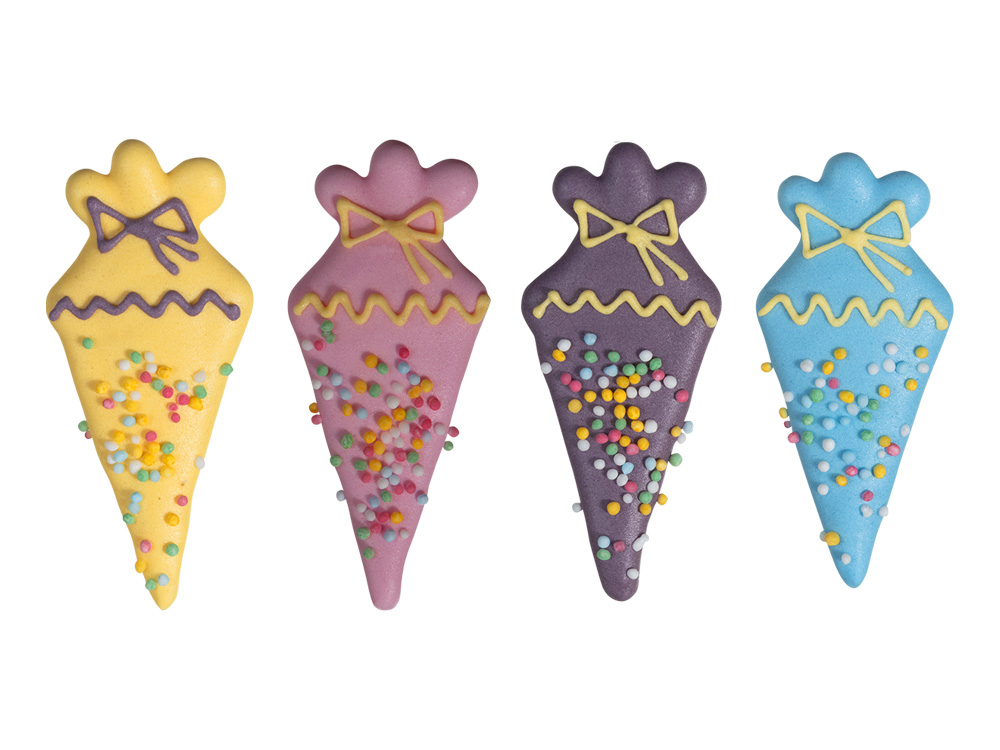 Naturally coloured school cones